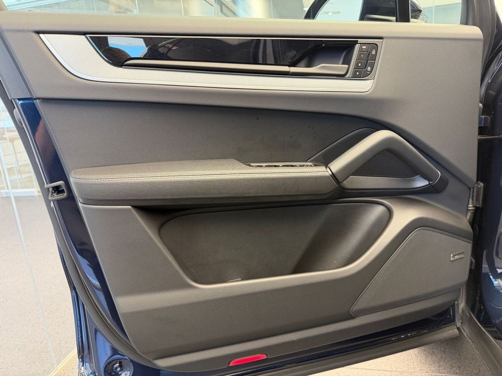2024 Porsche Cayenne AWD