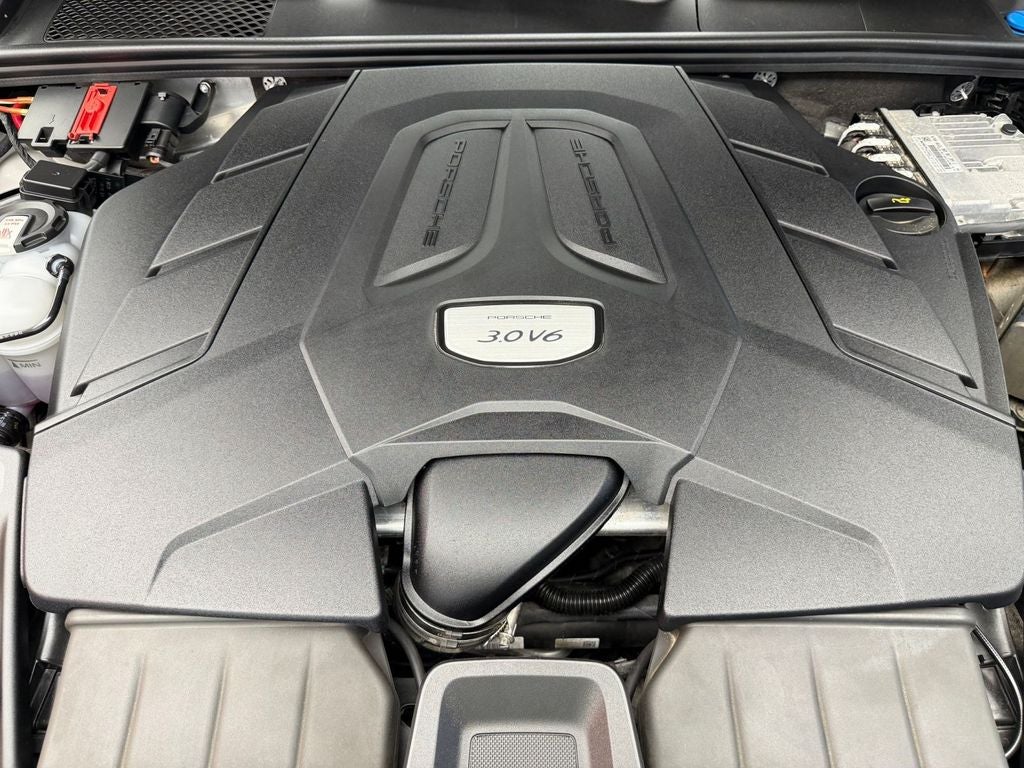 2023 Porsche Cayenne Platinum Edition