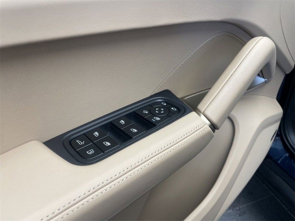 2025 Porsche Cayenne E-Hybrid Coupe E-Hybrid