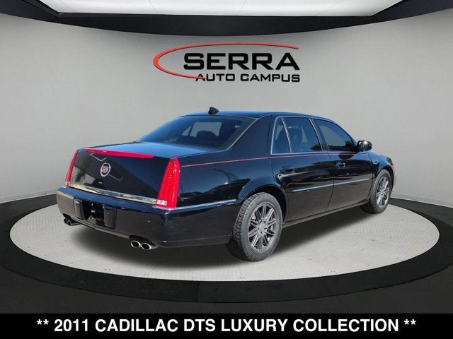 2011 Cadillac DTS Luxury Collection