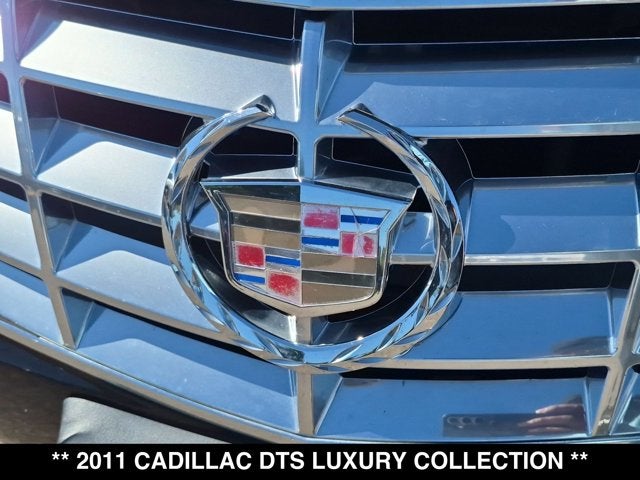 2011 Cadillac DTS Luxury Collection