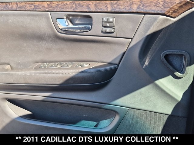 2011 Cadillac DTS Luxury Collection