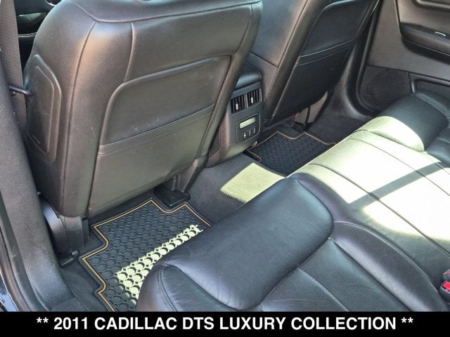 2011 Cadillac DTS Luxury Collection