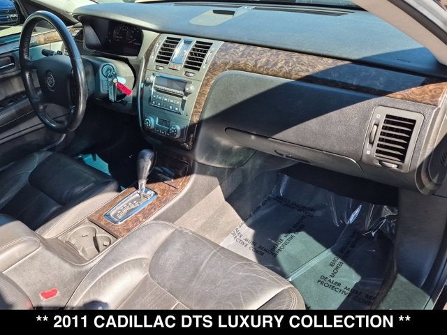2011 Cadillac DTS Luxury Collection