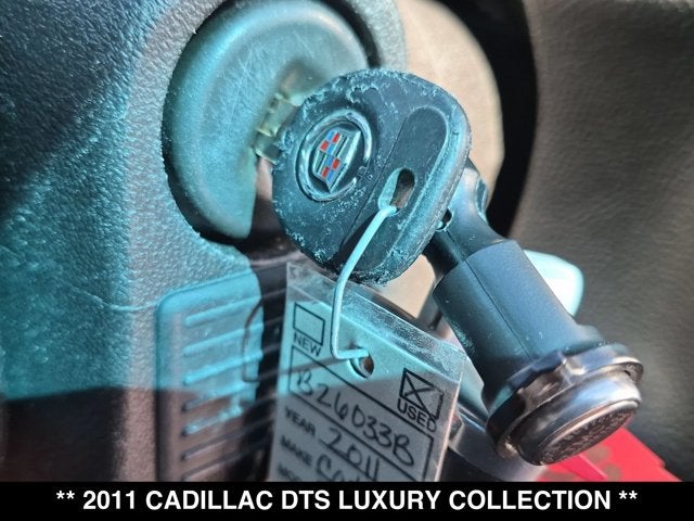 2011 Cadillac DTS Luxury Collection