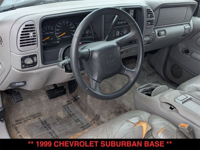 1999 Chevrolet Suburban Base