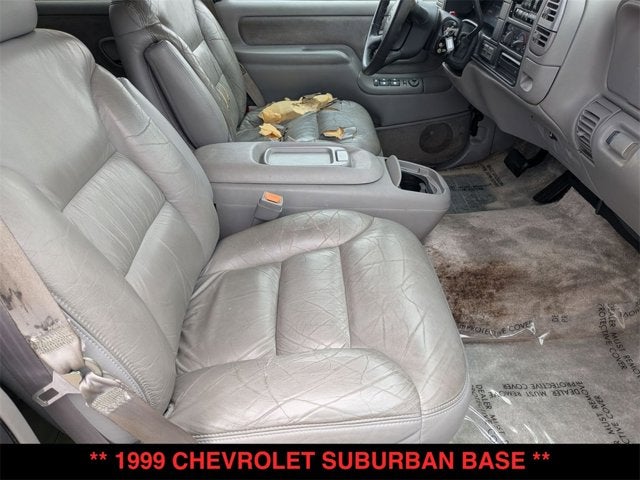1999 Chevrolet Suburban Base
