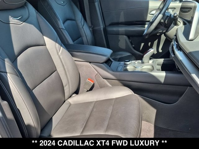 2024 Cadillac XT4 FWD Luxury
