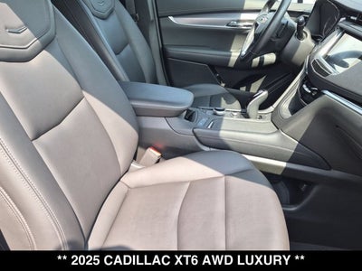 2025 Cadillac XT6 AWD Luxury