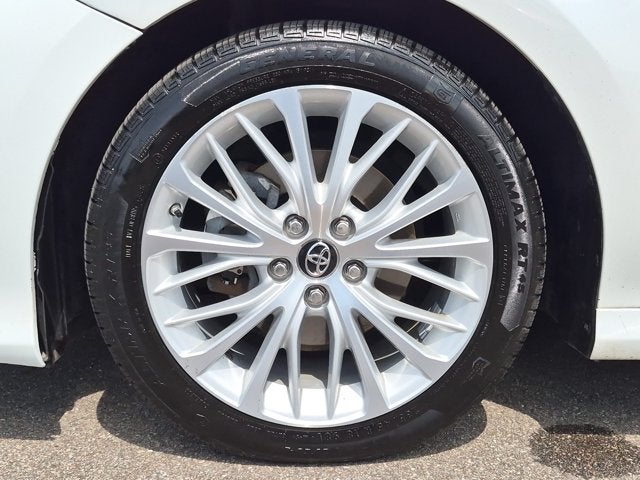 2019 Toyota Camry Hybrid XLE