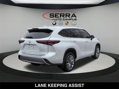 2025 Toyota Highlander Hybrid Platinum