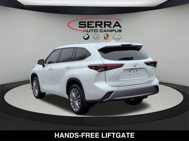 2025 Toyota Highlander Hybrid Platinum