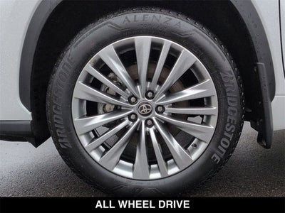 2025 Toyota Highlander Hybrid Platinum