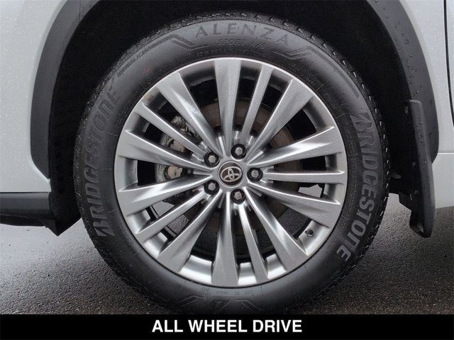 2025 Toyota Highlander Hybrid Platinum