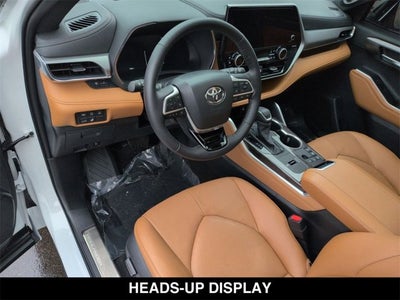 2025 Toyota Highlander Hybrid Platinum