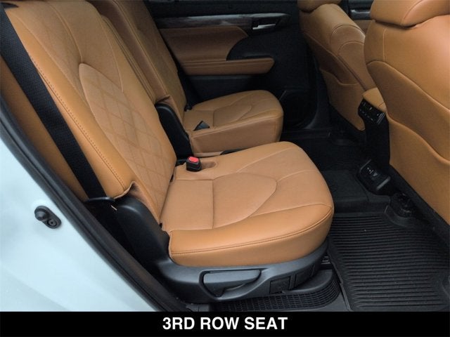 2025 Toyota Highlander Hybrid Platinum