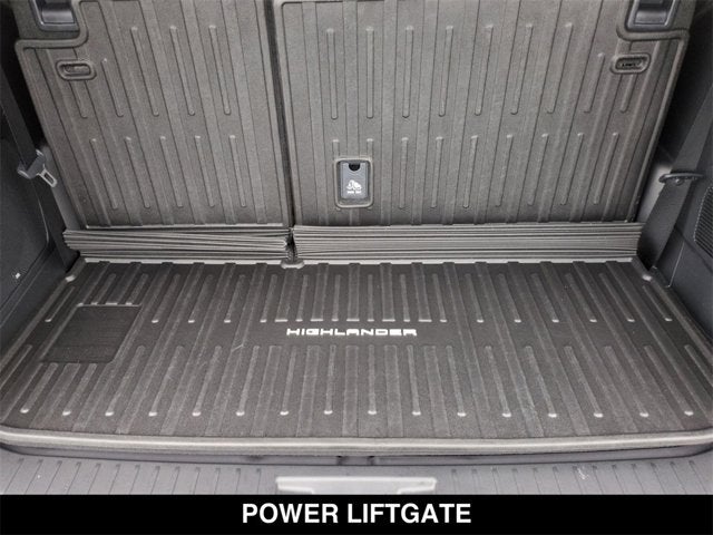 2025 Toyota Highlander Hybrid Platinum