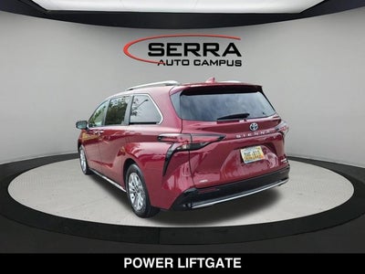 2022 Toyota Sienna Platinum