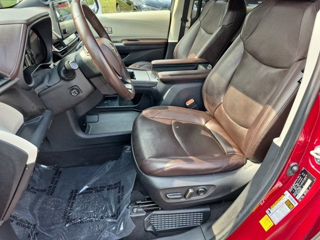 2022 Toyota Sienna Platinum