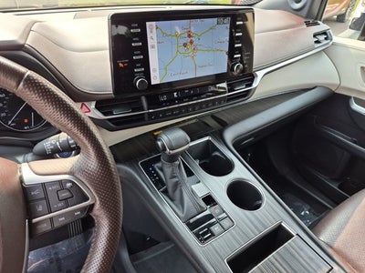 2022 Toyota Sienna Platinum