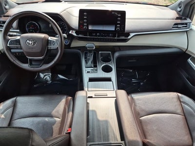 2022 Toyota Sienna Platinum