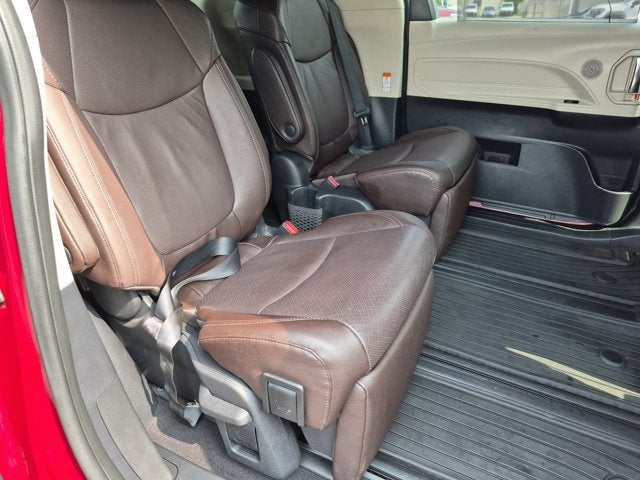 2022 Toyota Sienna Platinum