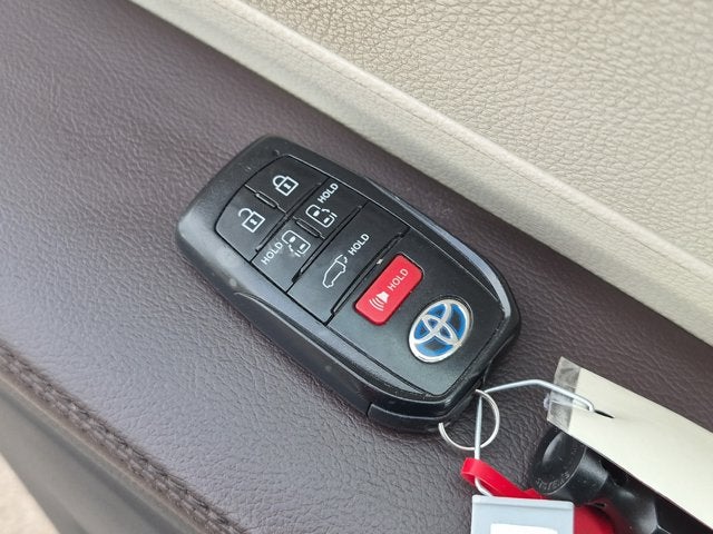 2022 Toyota Sienna Platinum