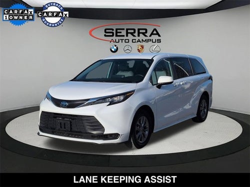 2022 Toyota Sienna LE