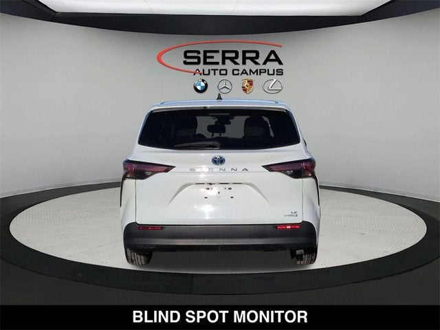 2022 Toyota Sienna LE
