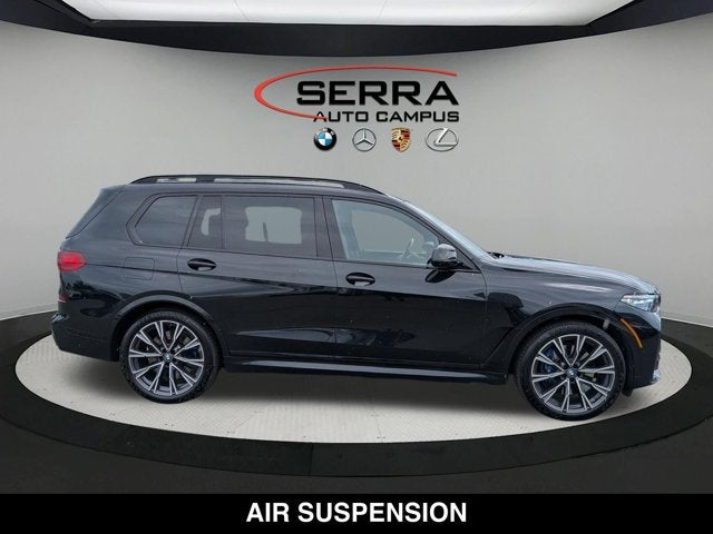 2022 BMW X7 M50i