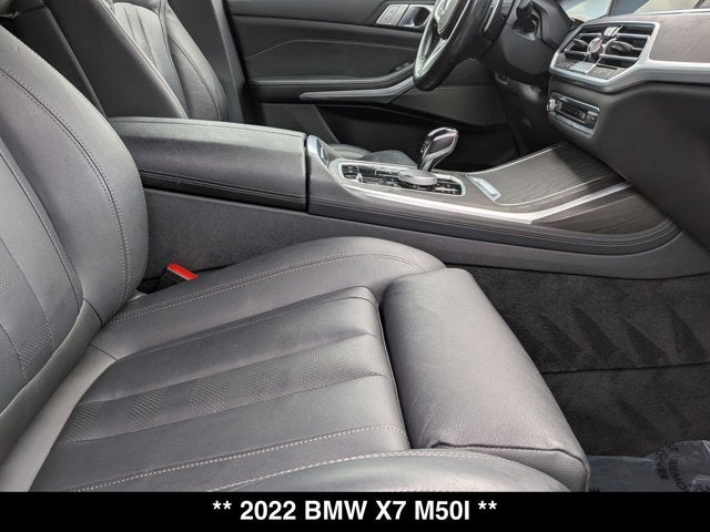 2022 BMW X7 M50i