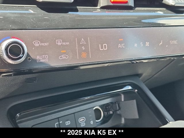 2025 Kia K5 EX