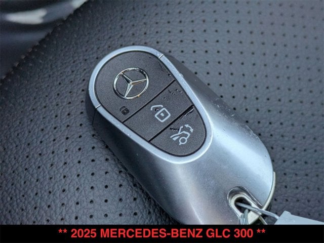 2025 Mercedes-Benz GLC 300 GLC 300