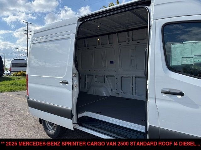 2025 Mercedes-Benz Sprinter Cargo Van 2500 Standard Roof I4 Diesel 144" RWD
