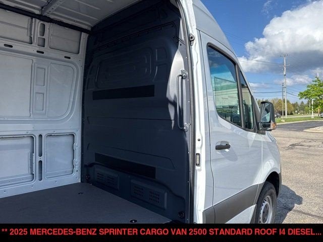 2025 Mercedes-Benz Sprinter Cargo Van 2500 Standard Roof I4 Diesel 144" RWD