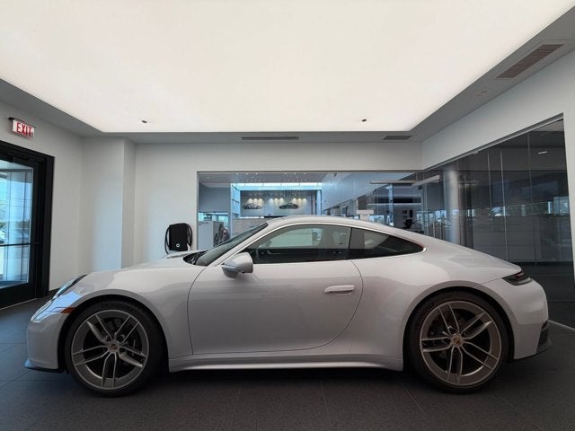 2025 Porsche 911 Carrera