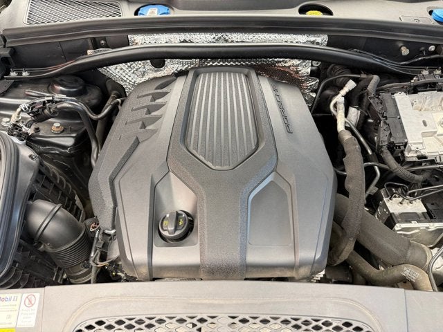 2022 Porsche Macan Base
