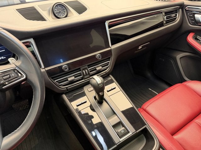 2022 Porsche Macan Base