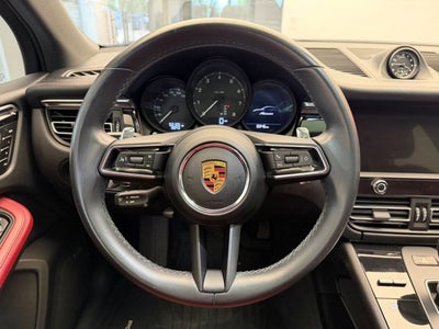2022 Porsche Macan Base