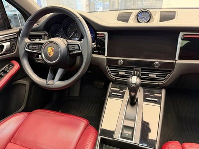 2022 Porsche Macan Base