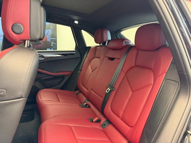 2022 Porsche Macan Base