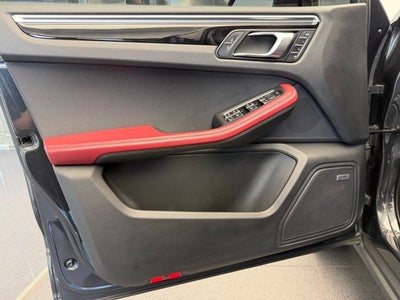 2022 Porsche Macan Base