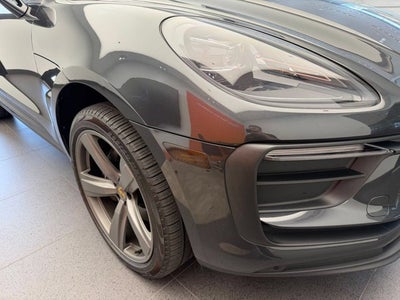 2022 Porsche Macan Base