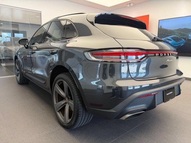 2022 Porsche Macan Base