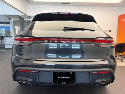2022 Porsche Macan Base