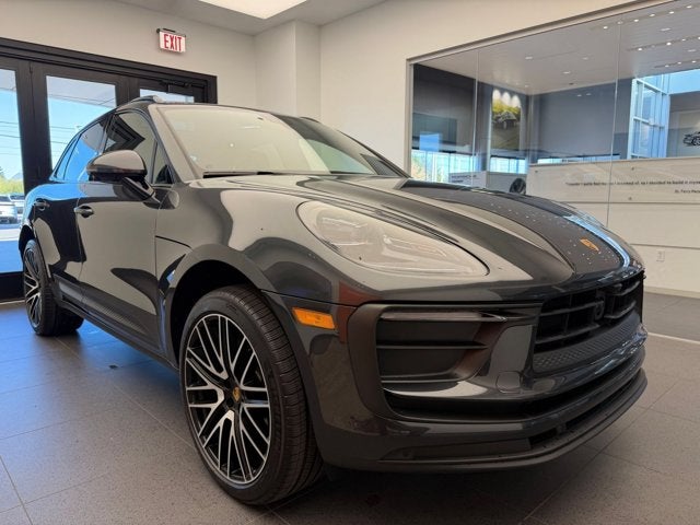 2026 Porsche Macan Base