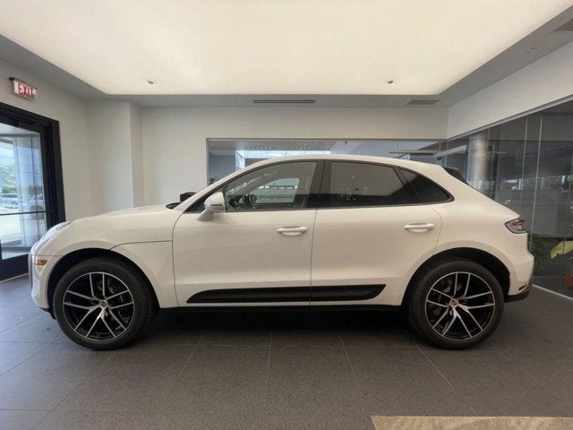 2025 Porsche Macan Base