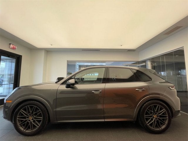 2025 Porsche Cayenne Base