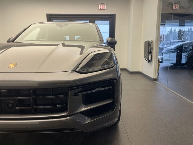 2025 Porsche Cayenne Base