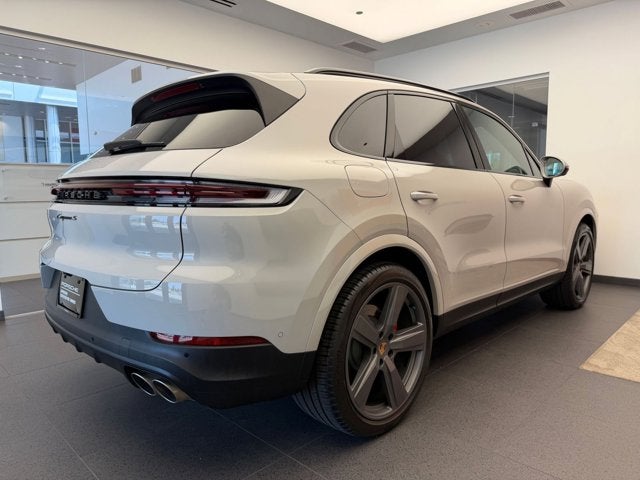 2024 Porsche Cayenne S